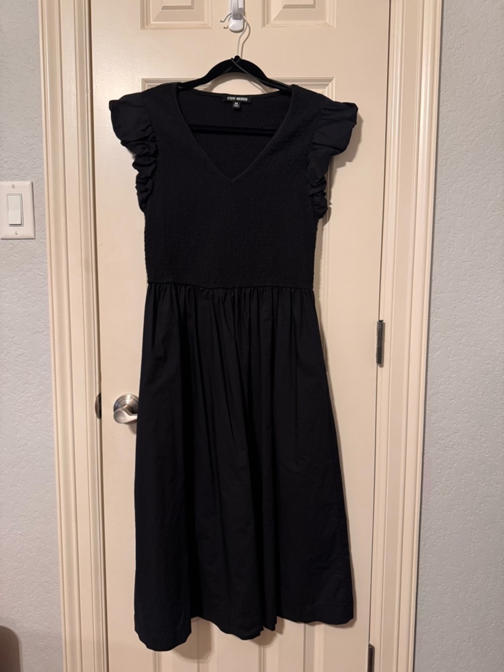 Steve Madden Black Smocked Bodice Midi Dress Ruffle Sleeve Pockets Size M NEW